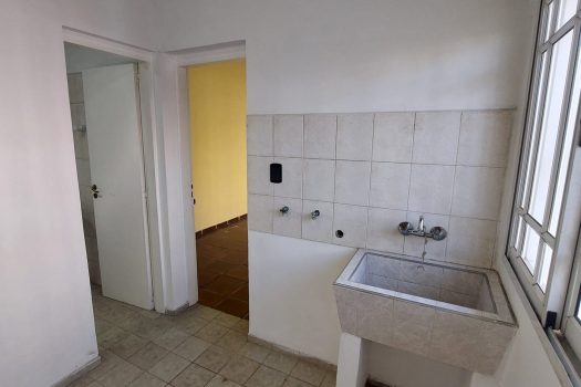 Casa 2 plantas, 3 dorm. fondo con quincho.