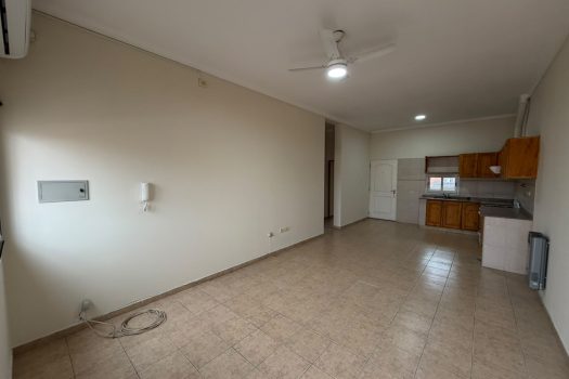 Trinidad, dpto. 2 dorm. y cochera impecable